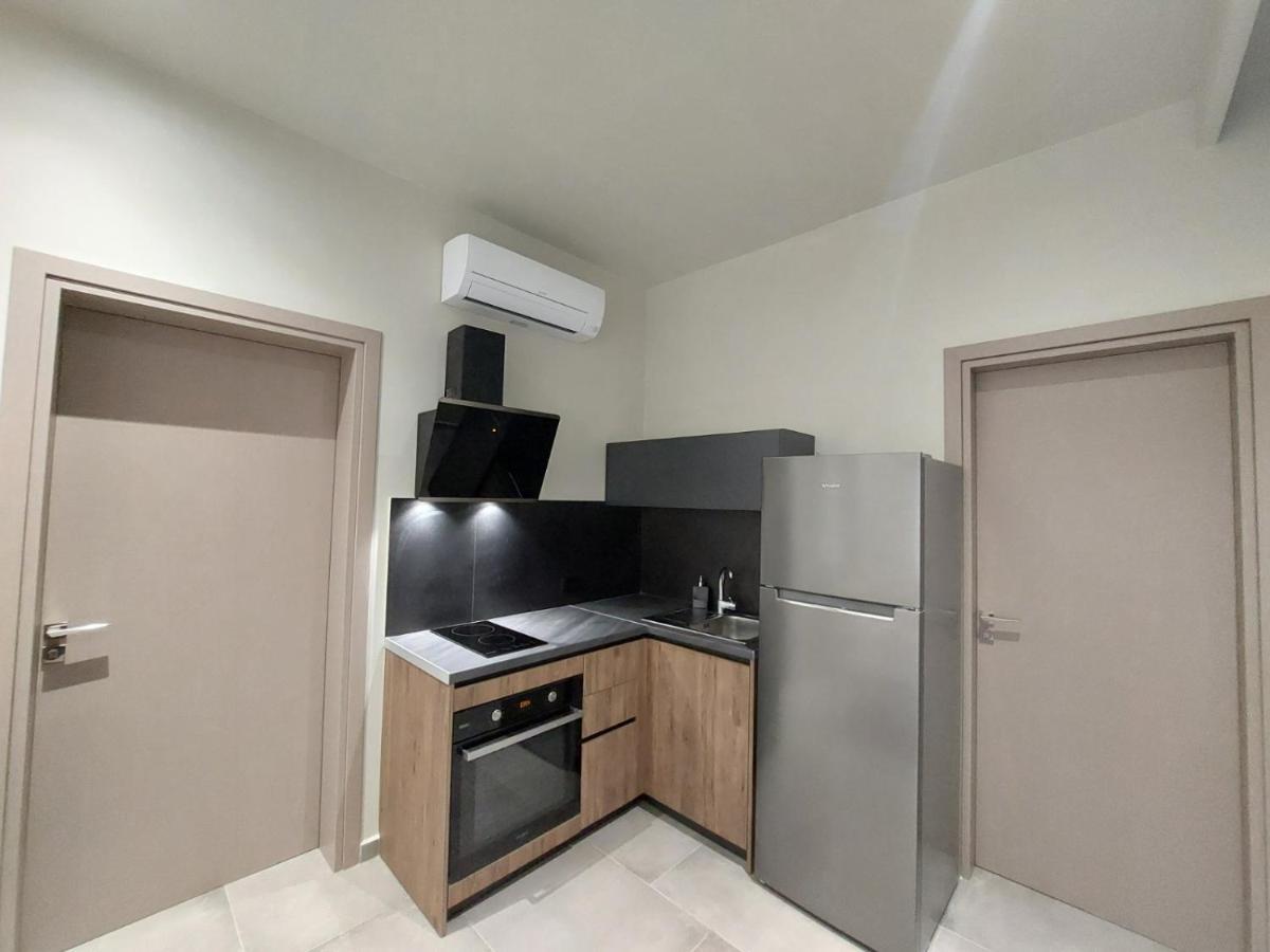 Rea'S Luxury Apartments Stoupa Exterior photo